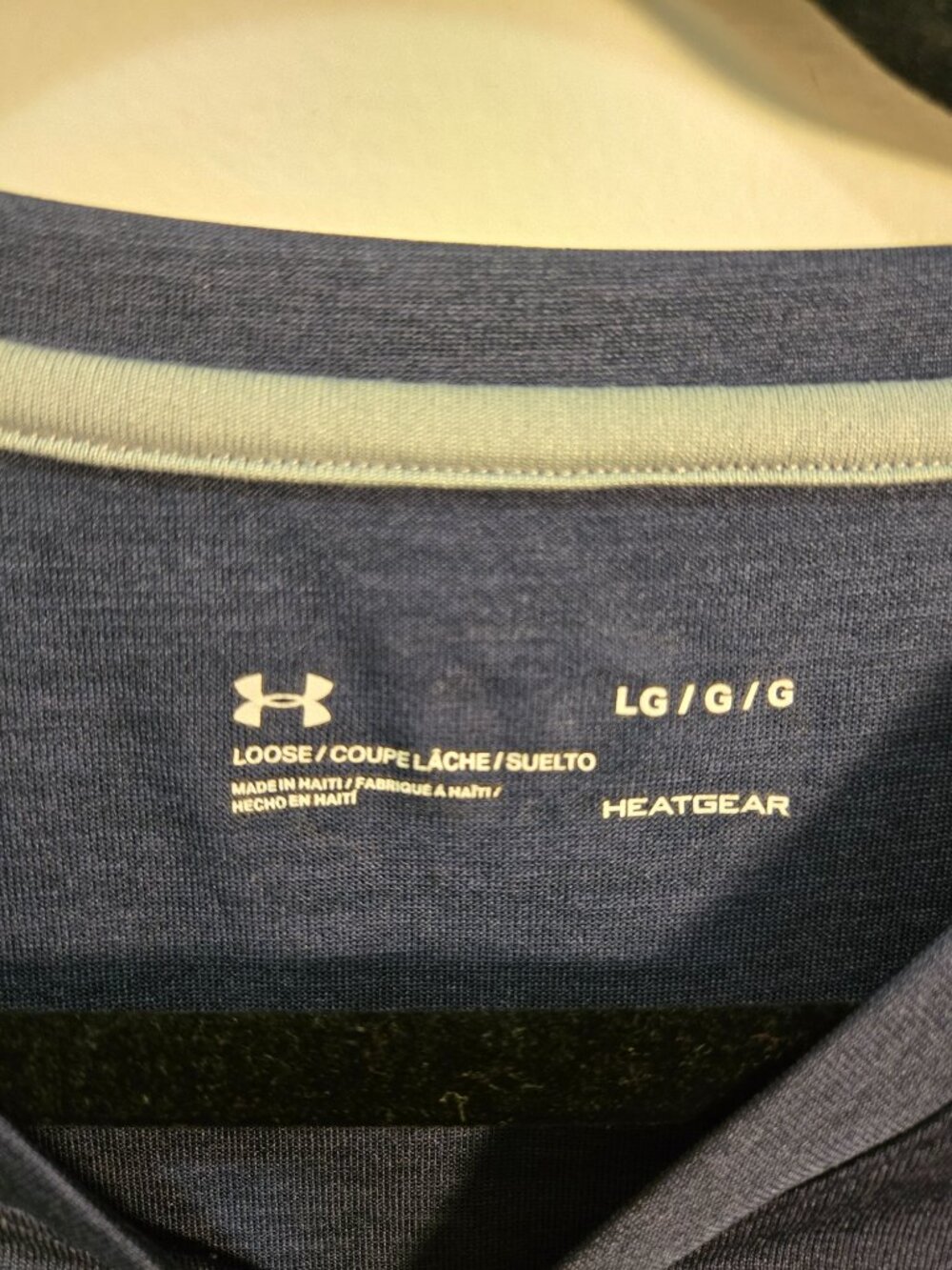 Under Armour HeatGear V Neck Athletic Tee Mens Large Blue Loose Fit 1253535 - Picture 3 of 8